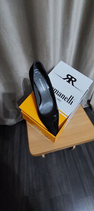 Срочно продам  туфли