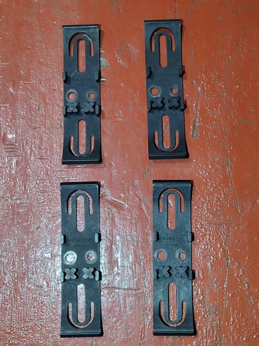 Фиксаторы для номера