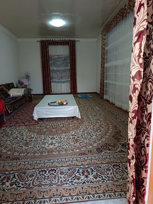 8 Sotiqli hovli sotiladi srochno