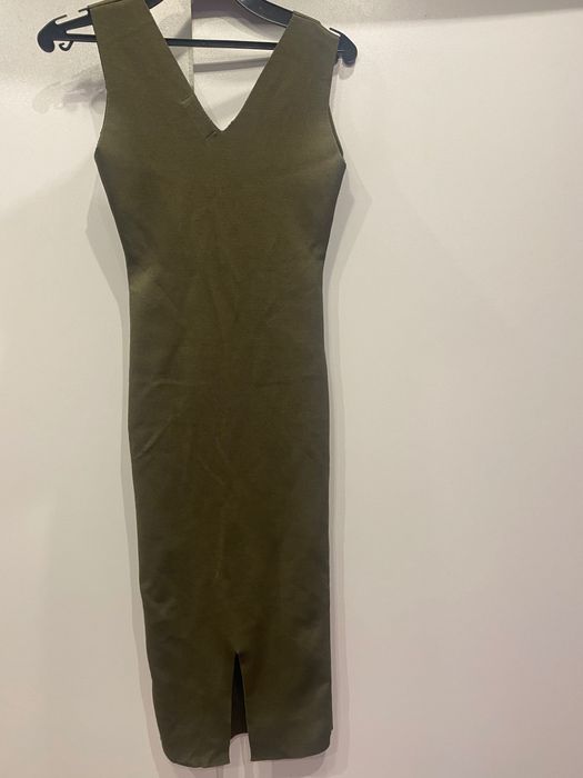 Зелена елегантна рокля