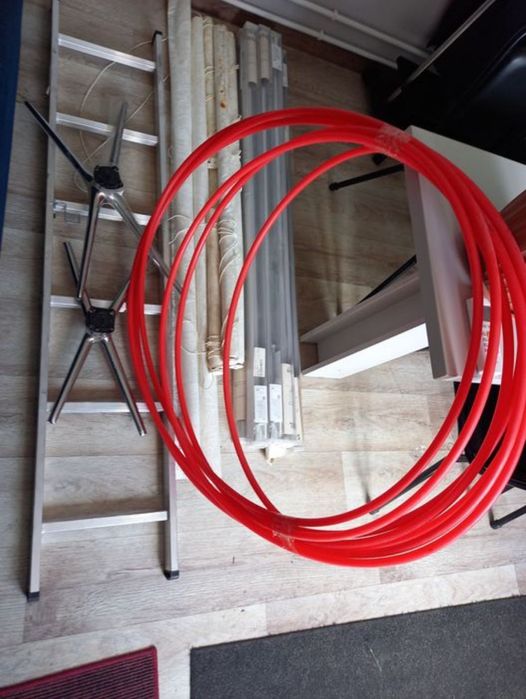 Лестница, подставка, труба для тёплого пола