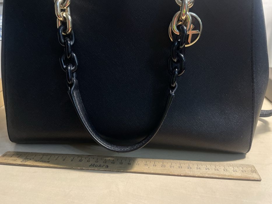 Продам кожаную сумку Michael Kord