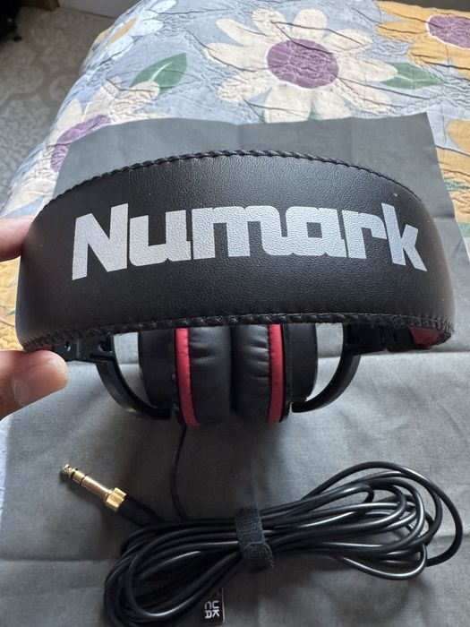 Numark HF175 Студийные мониторы, наушники для диджеев и музыки