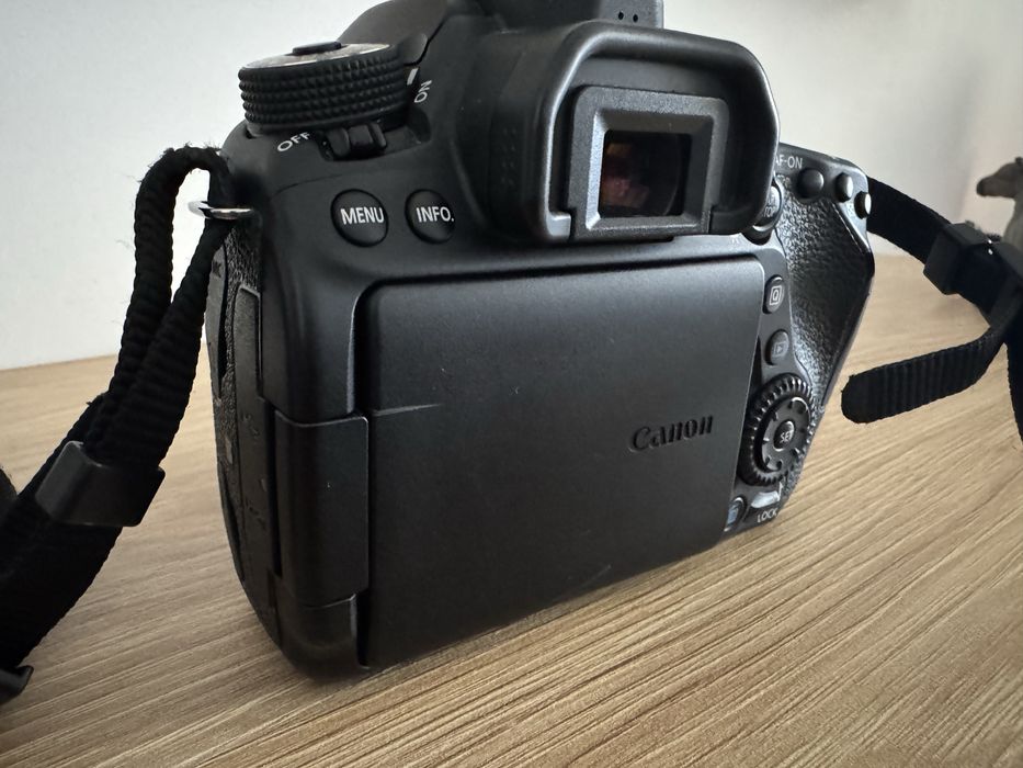 Фотоапарат Canon 80D тяло