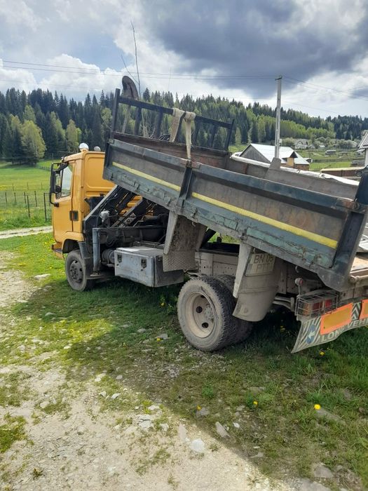 Schimb sau vând Camion basculabil daf cu macara an fabricație 2000