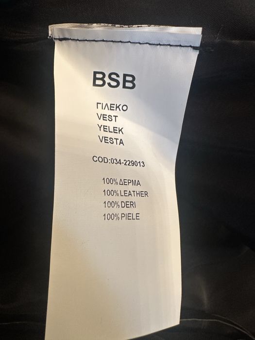 Vesta din piele intoarsa