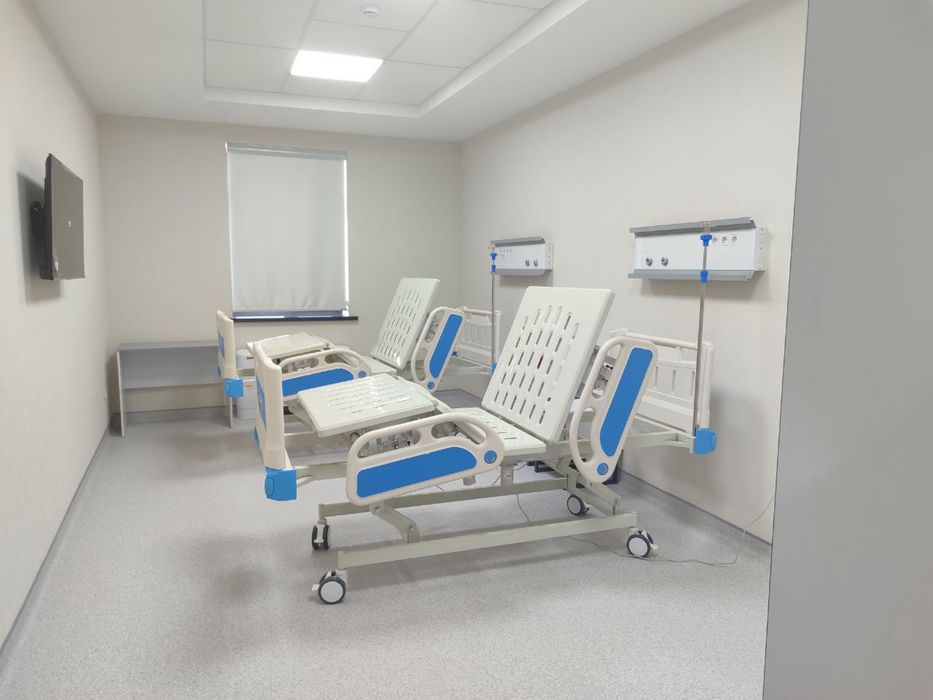 Электрическая 3-х функциональная кровать для интенсивной терапии