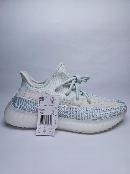 Yeezy Boost Cloud White mărimea 42.5