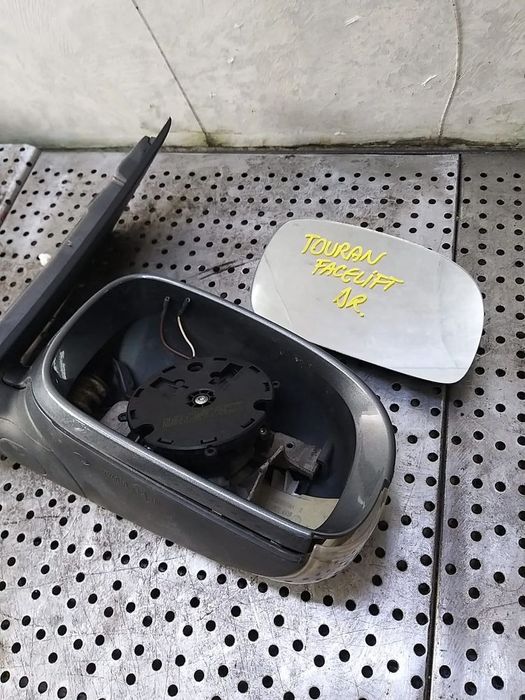 Oglinda electrica dreapta vw touran facelift PENTRU PIESE 1t0857934