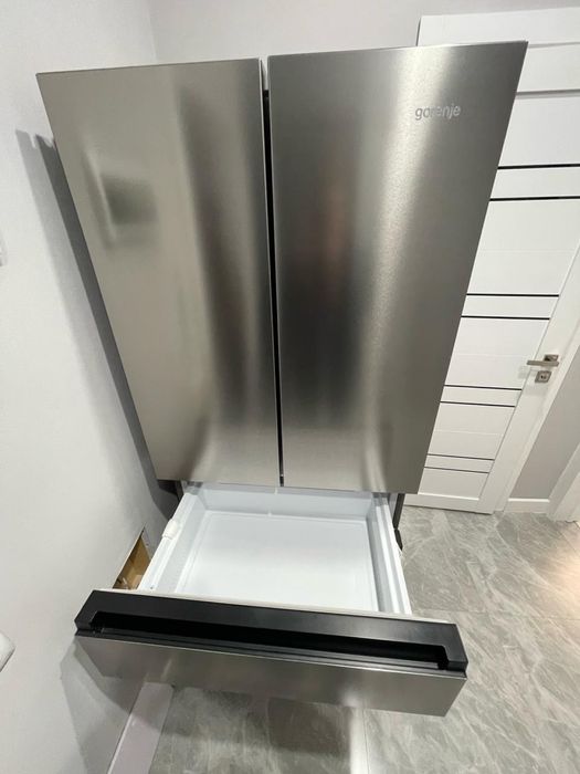 Холодильник Gorenje NRM8181UX