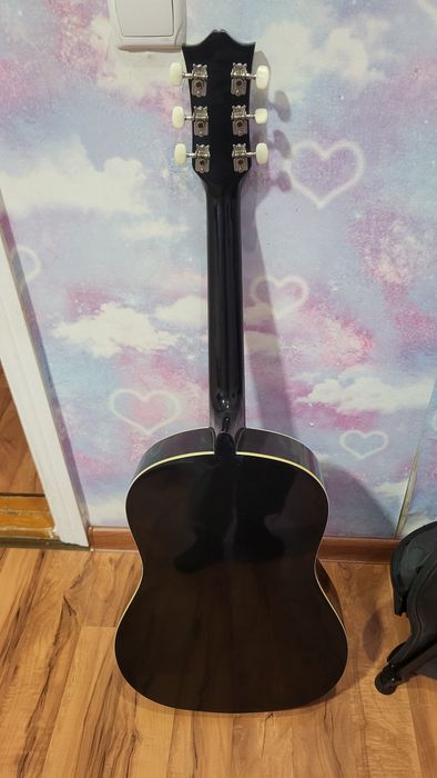 Гитара акустическая