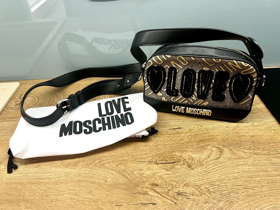 Чанта “ Love Moschino”