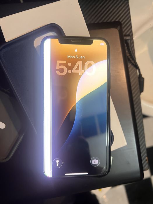 Iphone 11 pro 256GB - проблем с екрана