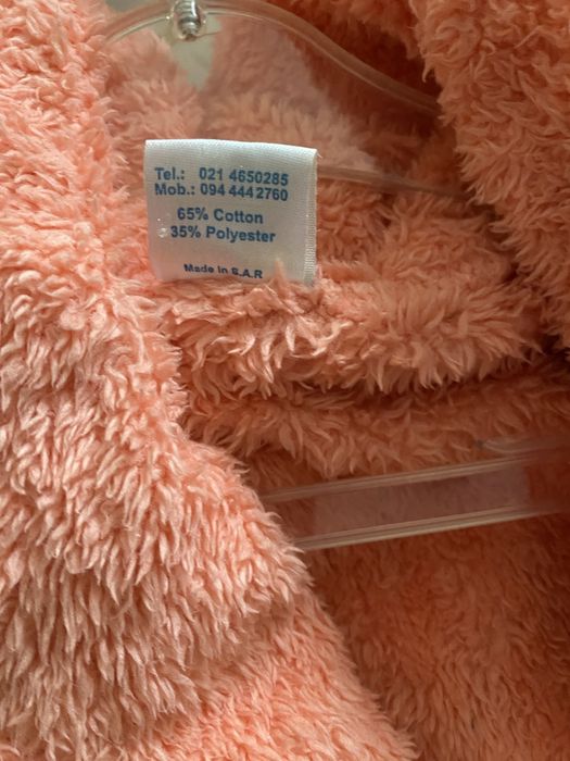 Halat baie dama foarte pufos si calduros cu dimensiuni afisate msi jos