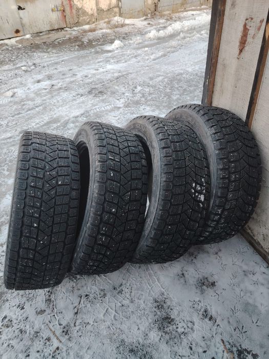 Продам шины всесезонка липучка Maxxis