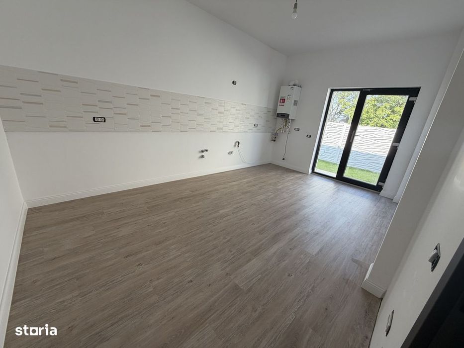 Casa nouă cu 4 camere și curte privată