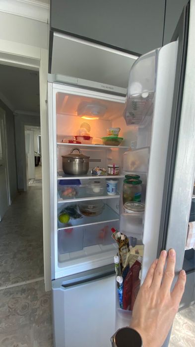 Продам холодильник