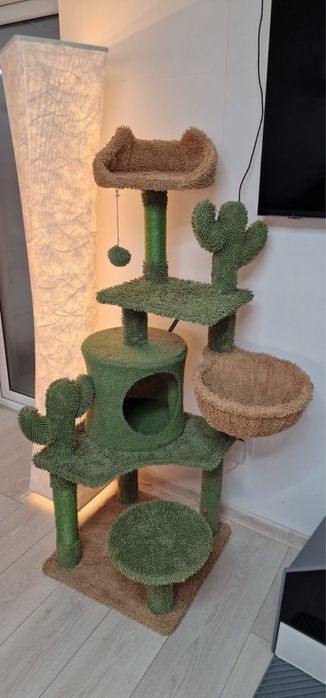 Ansamblu loc de joaca pentru pisici