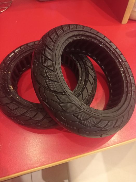 Două cauciucuri trotinetă electrică