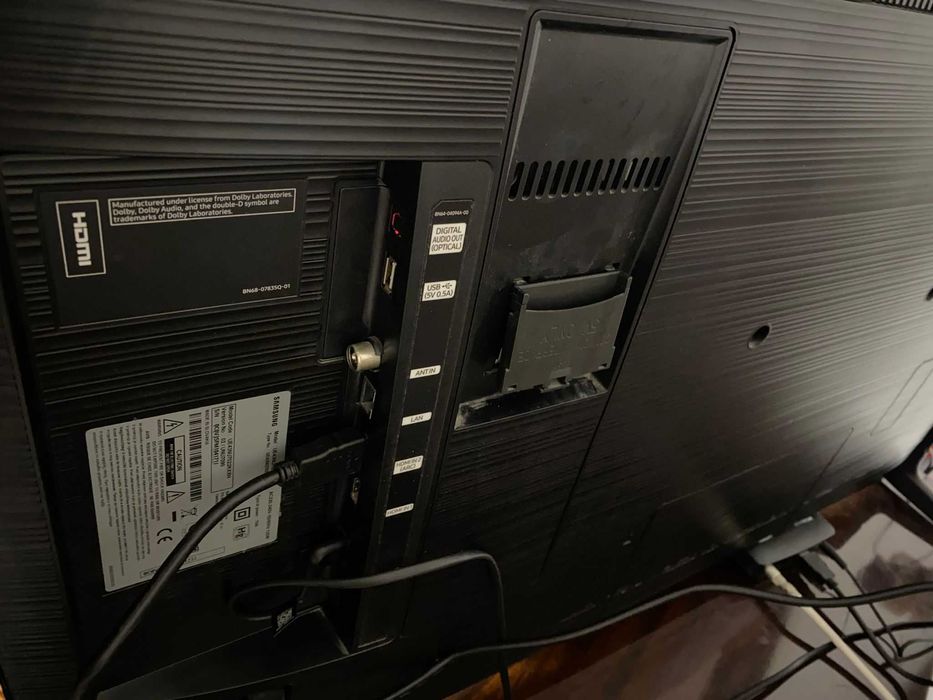 Televizor Samsung 108 4K Ultra HD Smart TV