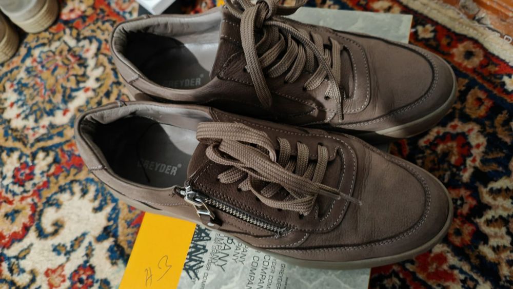 Кросовки обувь продам