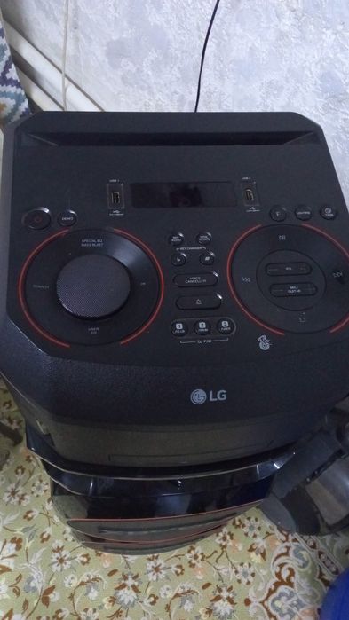 Продам музыкальный центр 1000 ват