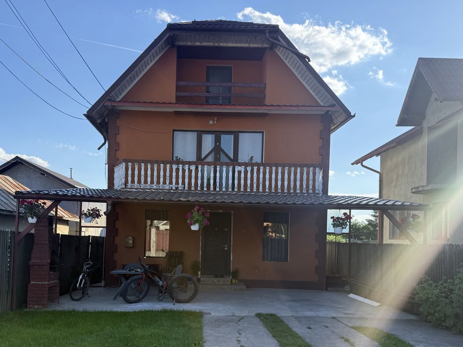 Casa Bucov, str.Nicole Iorga,construtie 2010 ,P+E+M,