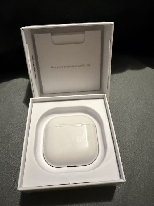 Слушалки Airpods 4