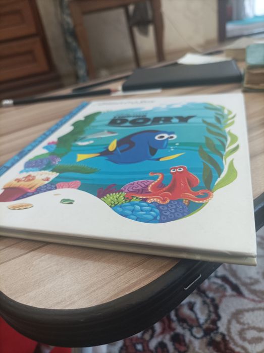 Книга на английском языке История Дори Finding Dory