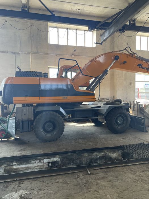 Экскаватор Jonyang 210E