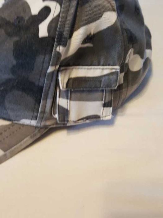 sapca camuflaj cu buzunare laterale