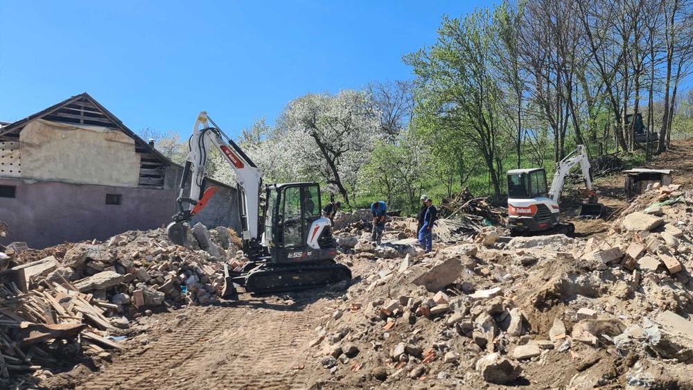 Inchiriere utilaj Excavator, Bobcat, Basculanta, Tocator vegetale