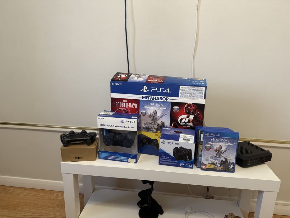 Play Station 4 Slim 1TB