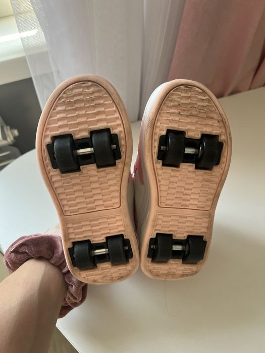 Роликовые кроссовки 31 р