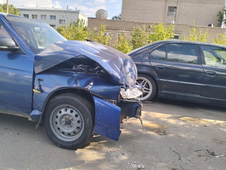 Продам машину по запчастям