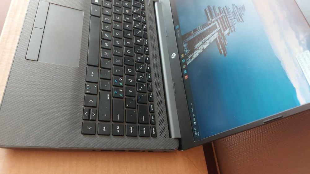 лаптор HP 245 14"