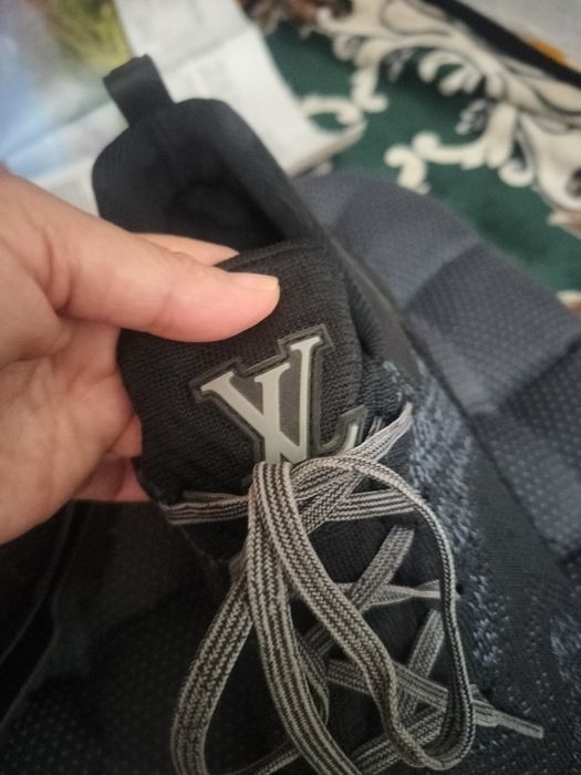 Кроссовка оригинал фирменый.