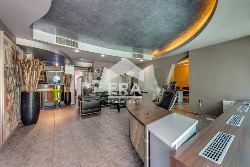 Дава се под наем Офис в София, Лозенец - 120 кв.м за 1500 € - Снимка #2