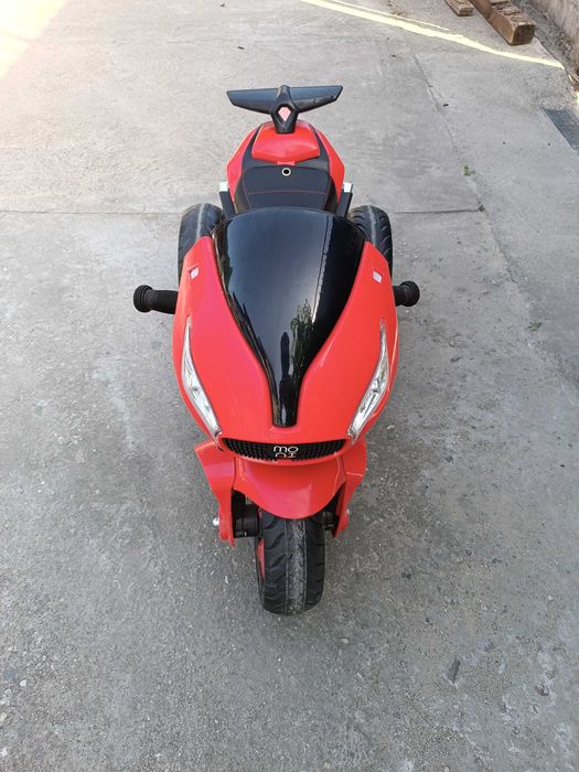 Акумулаторен мотор Мони