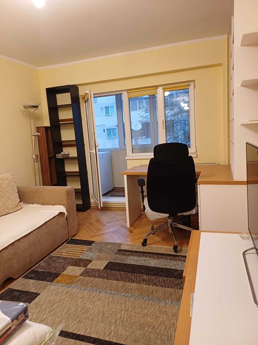 Apartament 1 cameră de închiriat – zona Complex Studențesc