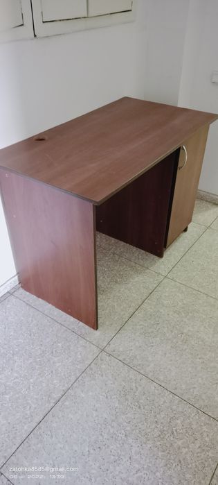 Продам стол.цена договорная