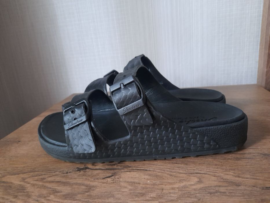 Skechers чехли 41 номер.