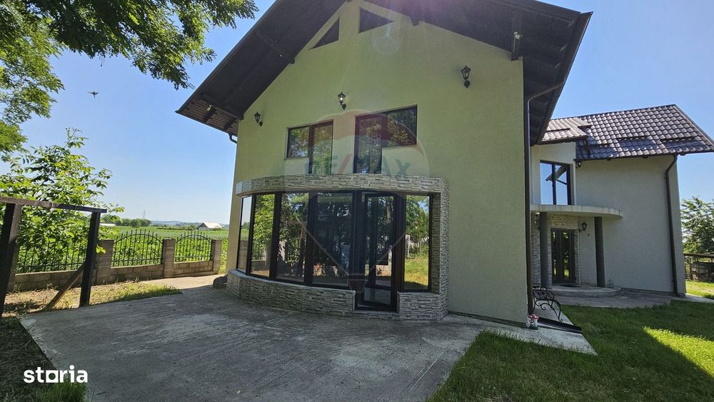 Casă / Vilă cu 6 camere de vânzare in Hânțești, Suceava