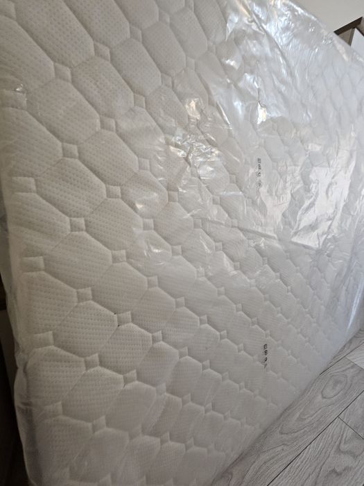 Vând saltea din spumă cu memorie