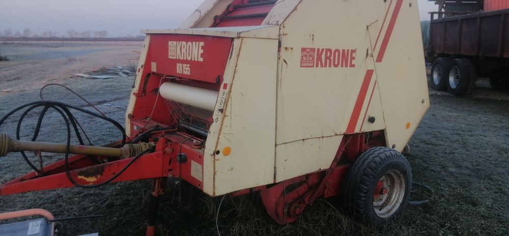 Vând presa de balotat krone