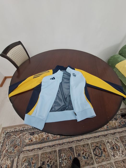 Спортивный костюм