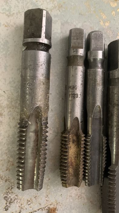 Метчики, токарный инструмент