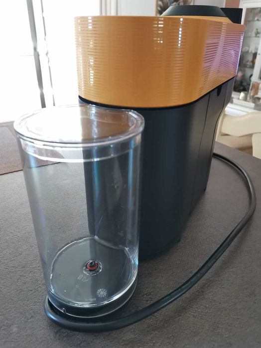 Aparat de cafea cu capsule Nespresso VERTUO Pop