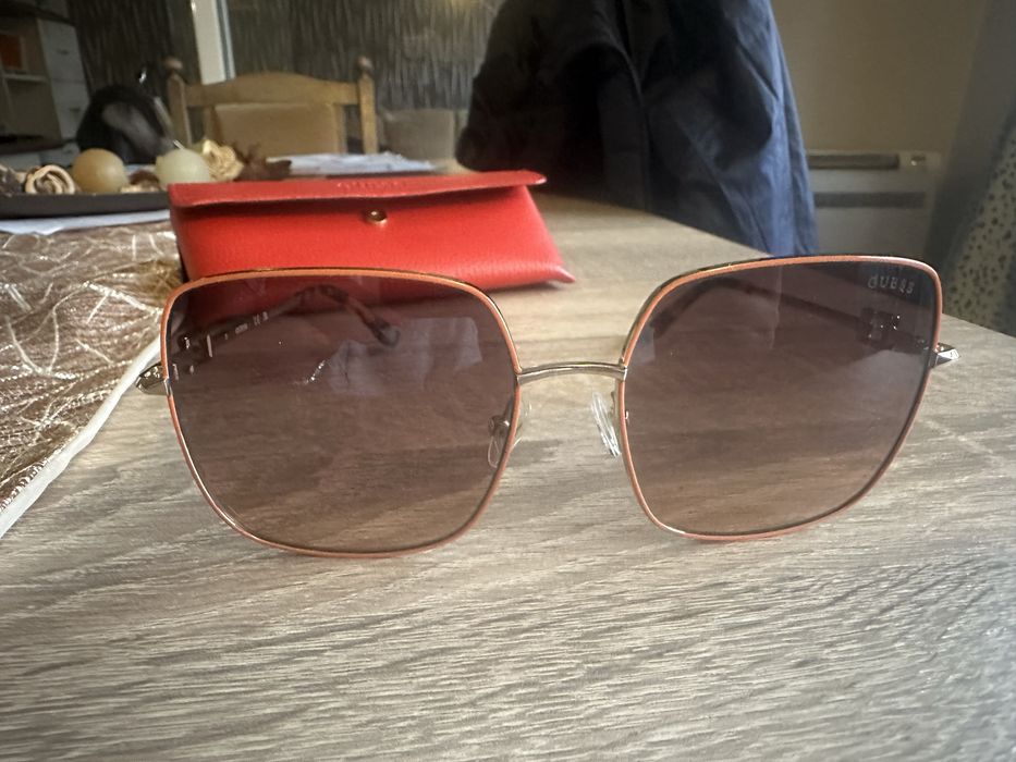 Слънчеви очила Guess