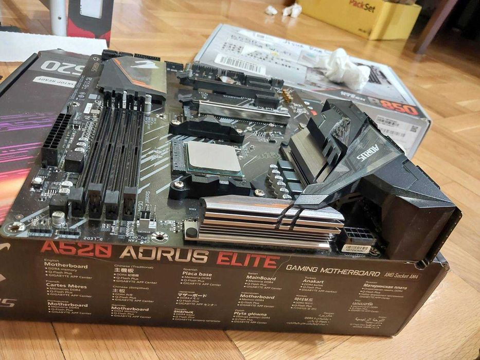 AMD Ryzen 7 3700X + Gigabyte A520 Aorus Elite